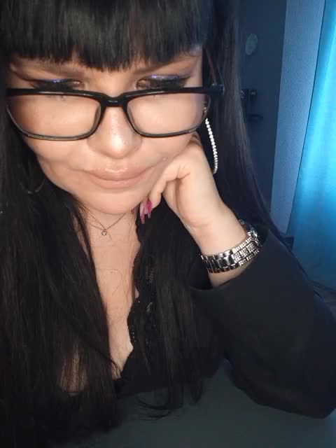 Brunetochkaaa Cam Show Recorded 2025-05-09