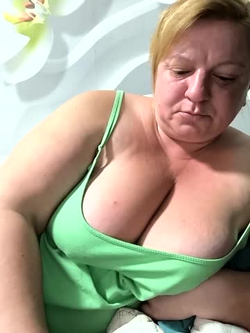 Jusichka Cam Show Recorded 2025-05-09