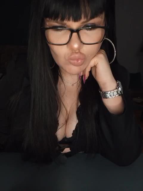 Brunetochkaaa Cam Show Recorded 2025-05-09