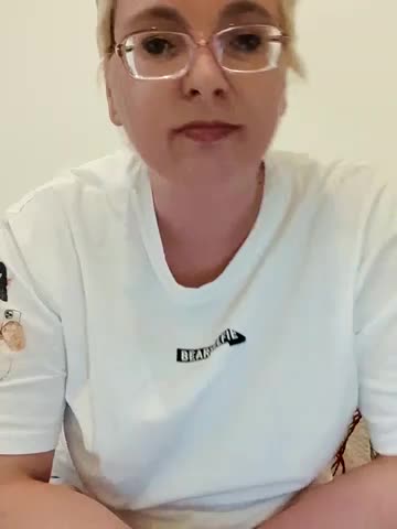 LeonaCrystal Cam Show Recorded 2025-05-09