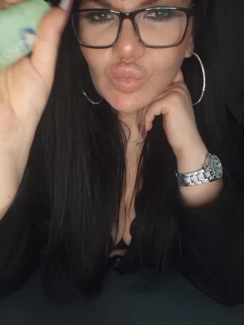 Brunetochkaaa Cam Show Recorded 2025-05-09