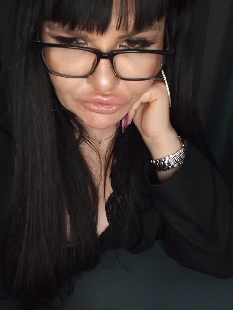 Brunetochkaaa Cam Show Recorded 2025-05-09
