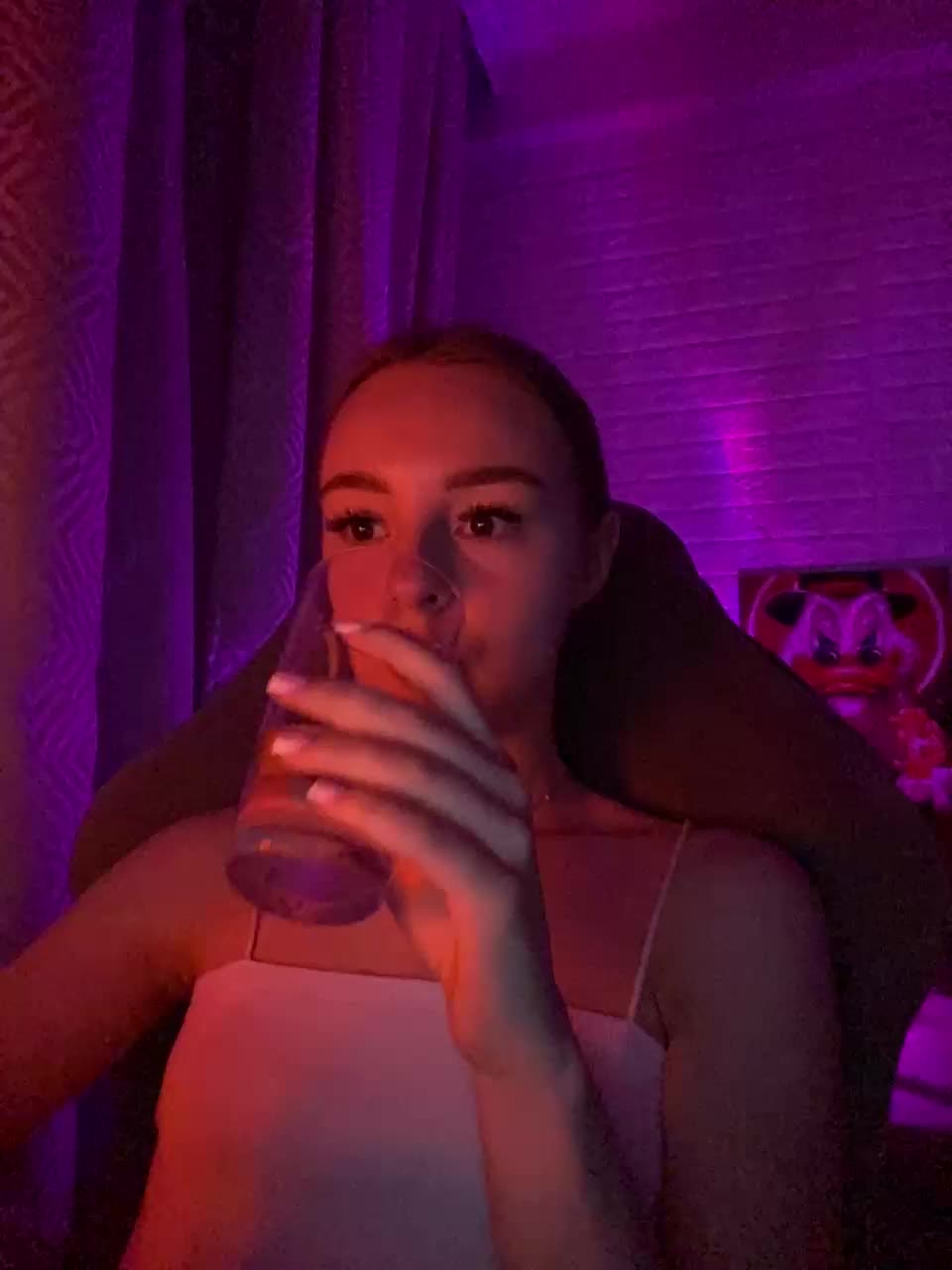 Nestyzz Cam Show Recorded 2025-05-09