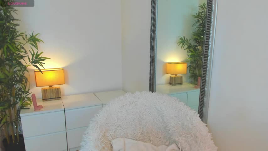 Mis_oxy Cam Show Recorded 2025-05-09