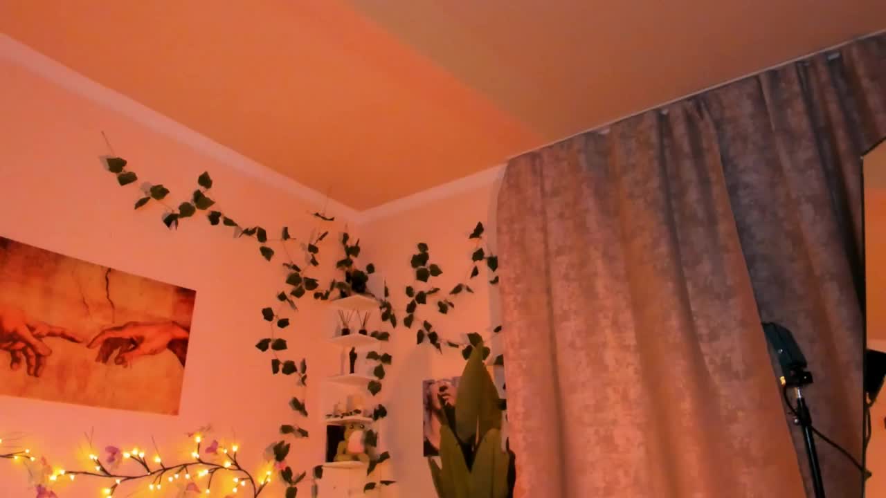 Emily-relish Cam Show Recorded 2025-05-10