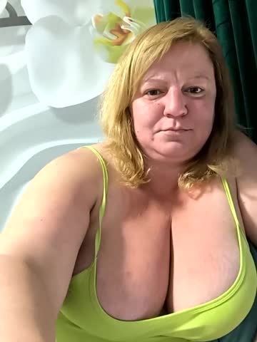 Jusichka Cam Show Recorded 2025-05-10
