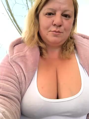Jusichka Cam Show Recorded 2025-05-11