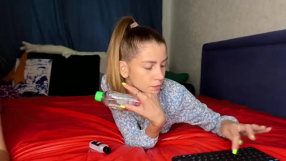Lisi4ka_basik33 Cam Show Recorded 2025-05-11