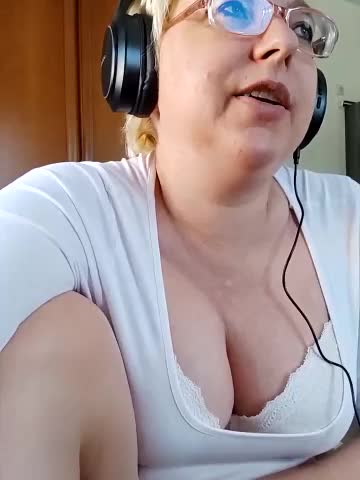 LeonaCrystal Cam Show Recorded 2025-05-11