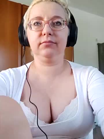 LeonaCrystal Cam Show Recorded 2025-05-11
