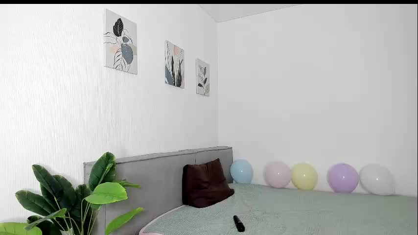 Sarahphyllis Cam Show Recorded 2025-05-12