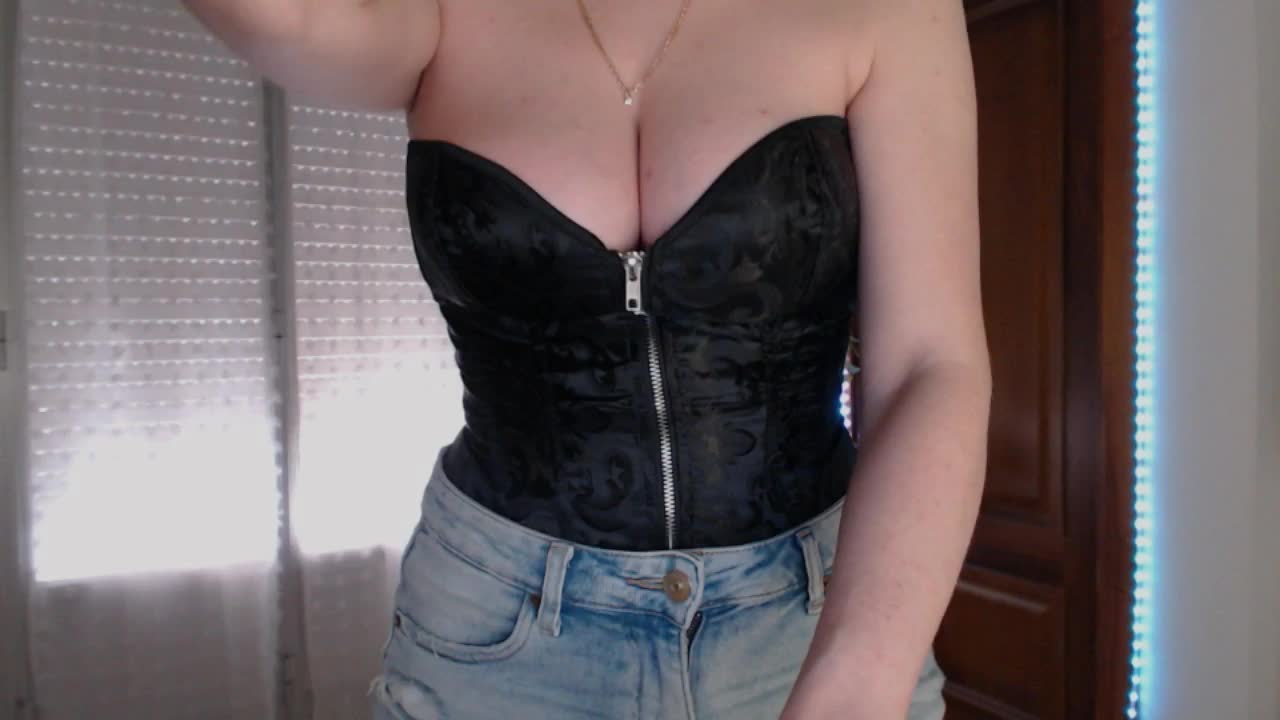 Alina-Lovely Cam Show Recorded 2025-05-12