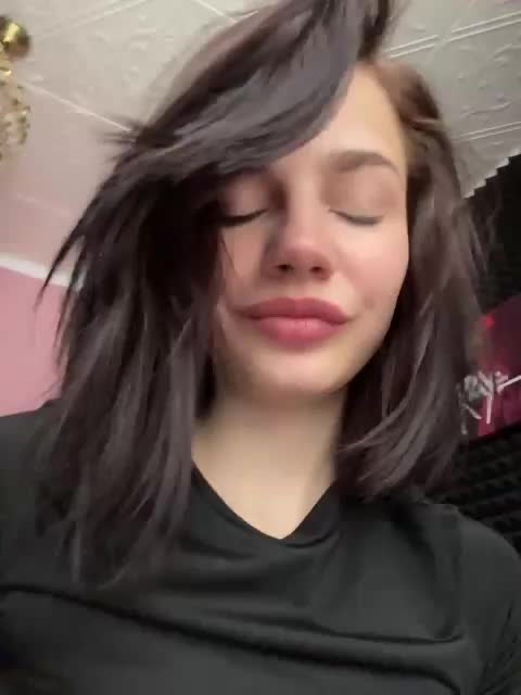 StrawberryGirl Cam Show Recorded 2025-05-12