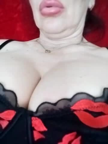 Lindaledi2 Cam Show Recorded 2025-05-12