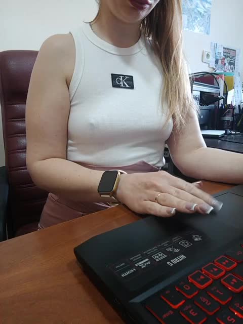 EmmiHot Cam Show Recorded 2025-05-13
