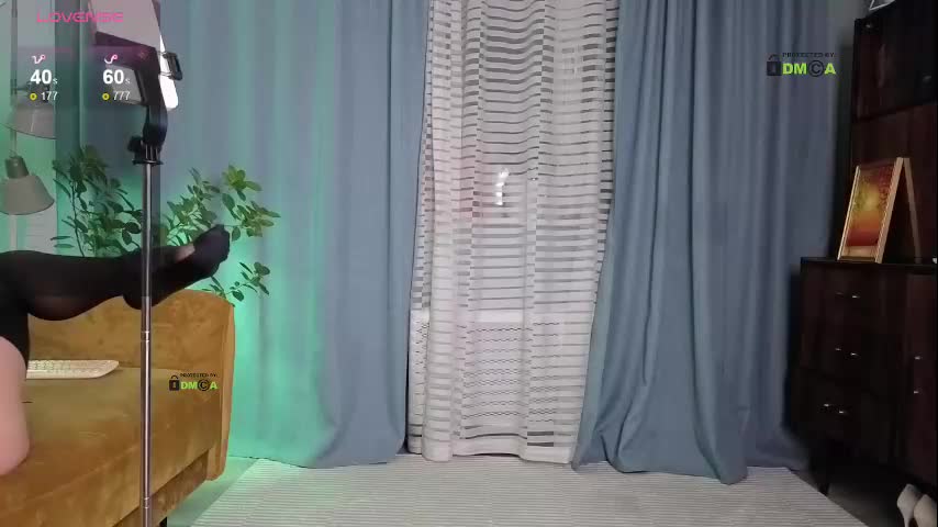 Your_dream_alice Cam Show Recorded 2025-05-13