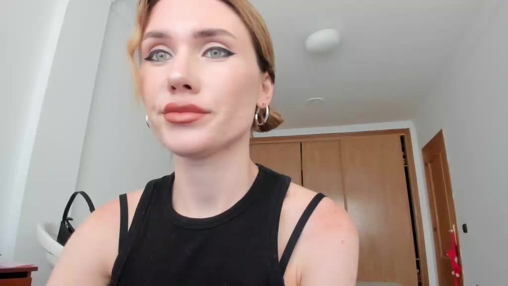 ZoiKissy Cam Show Recorded 2025-05-13