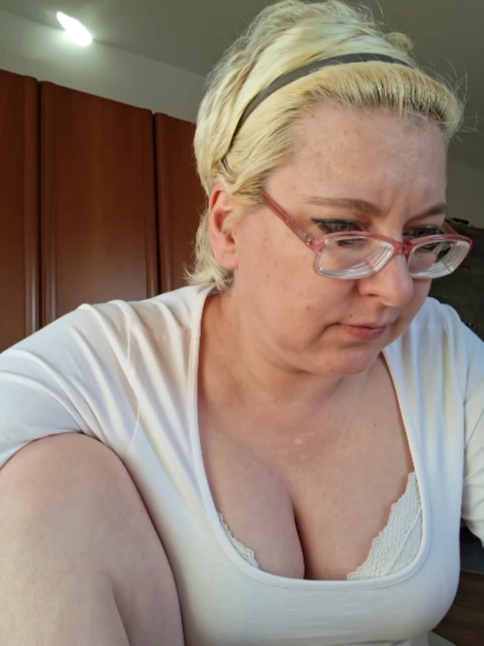 LeonaSplash Cam Show Recorded 2025-05-13