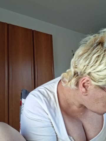 LeonaSplash Cam Show Recorded 2025-05-13