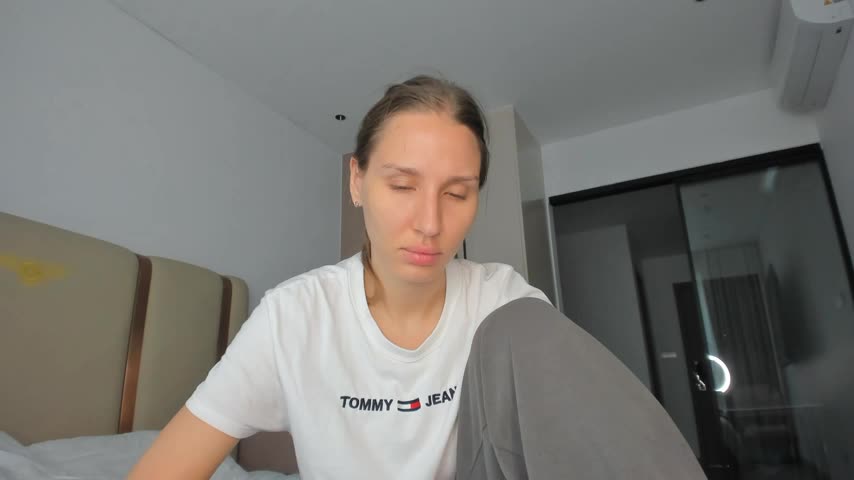 SofiClimbing Cam Show Recorded 2025-05-13