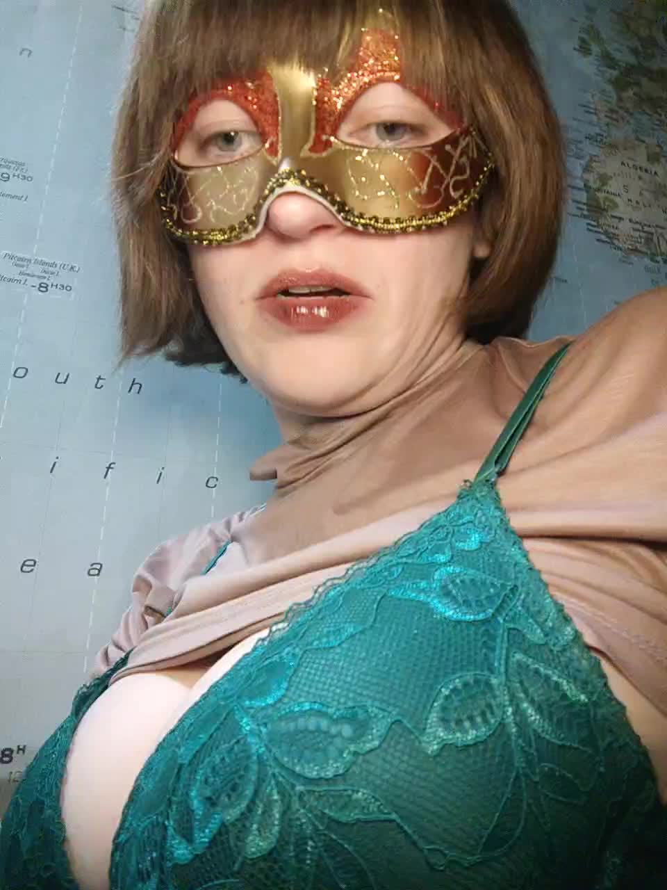 Lea7neco Cam Show Recorded 2025-05-13