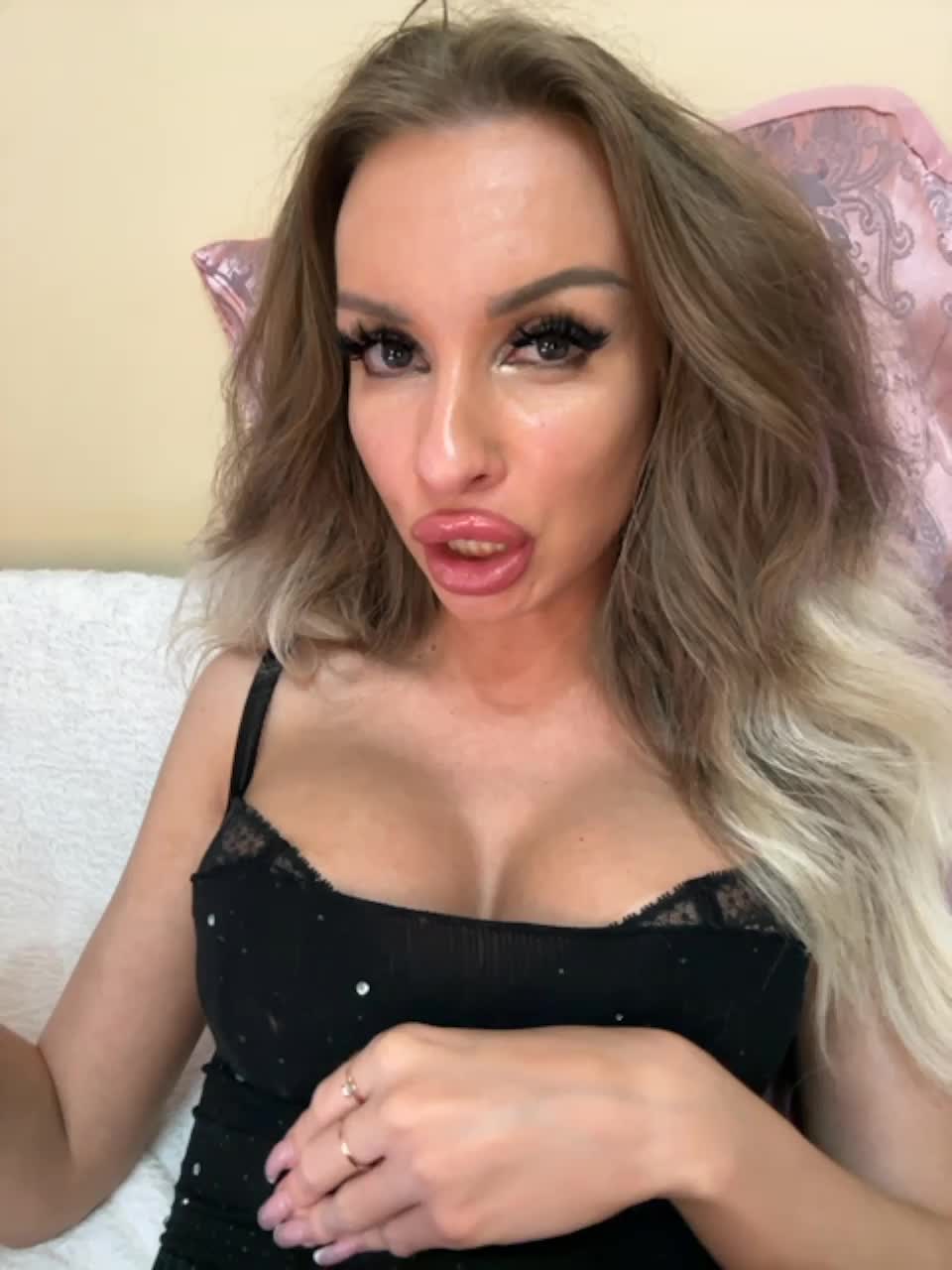 GoldPussy69 Cam Show Recorded 2025-05-13