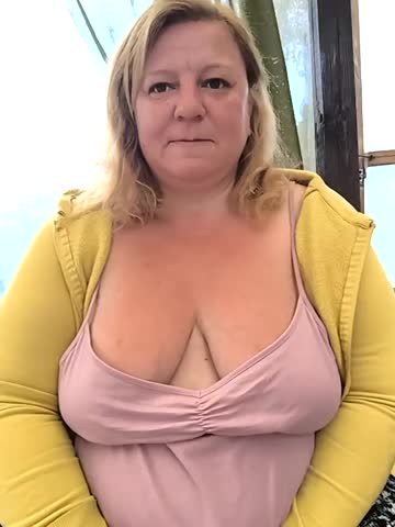Jusichka Cam Show Recorded 2025-05-13