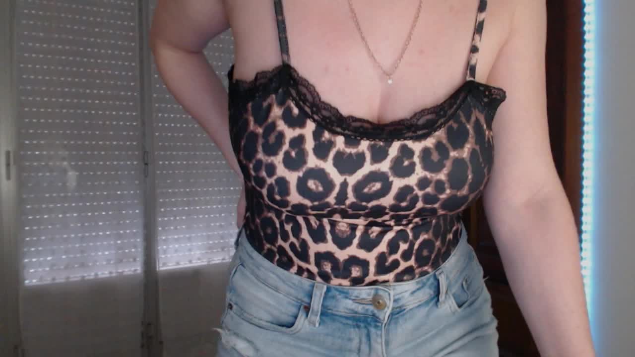 Alina-Lovely Cam Show Recorded 2025-05-13