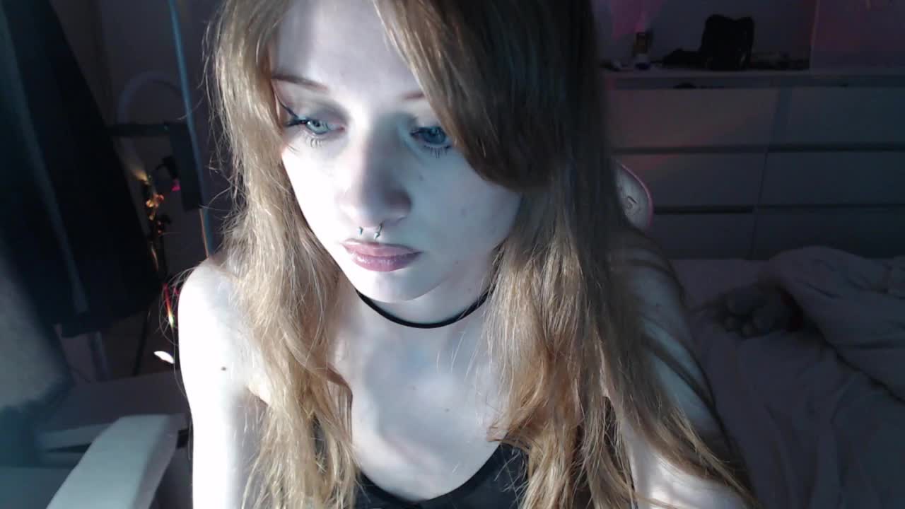 Mnepohuyy Cam Show Recorded 2025-05-14