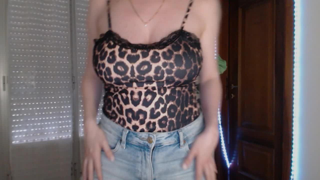 Alina-Lovely Cam Show Recorded 2025-05-14