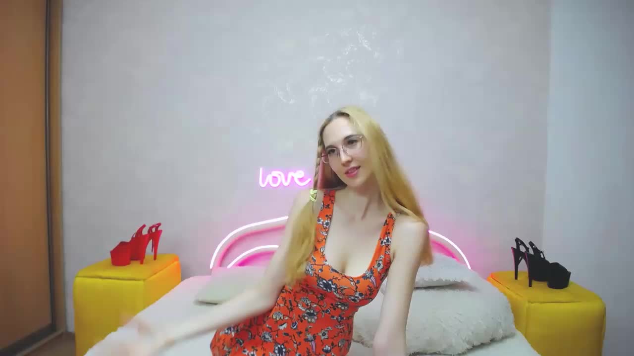 LizzieBrait Cam Show Recorded 2025-05-14