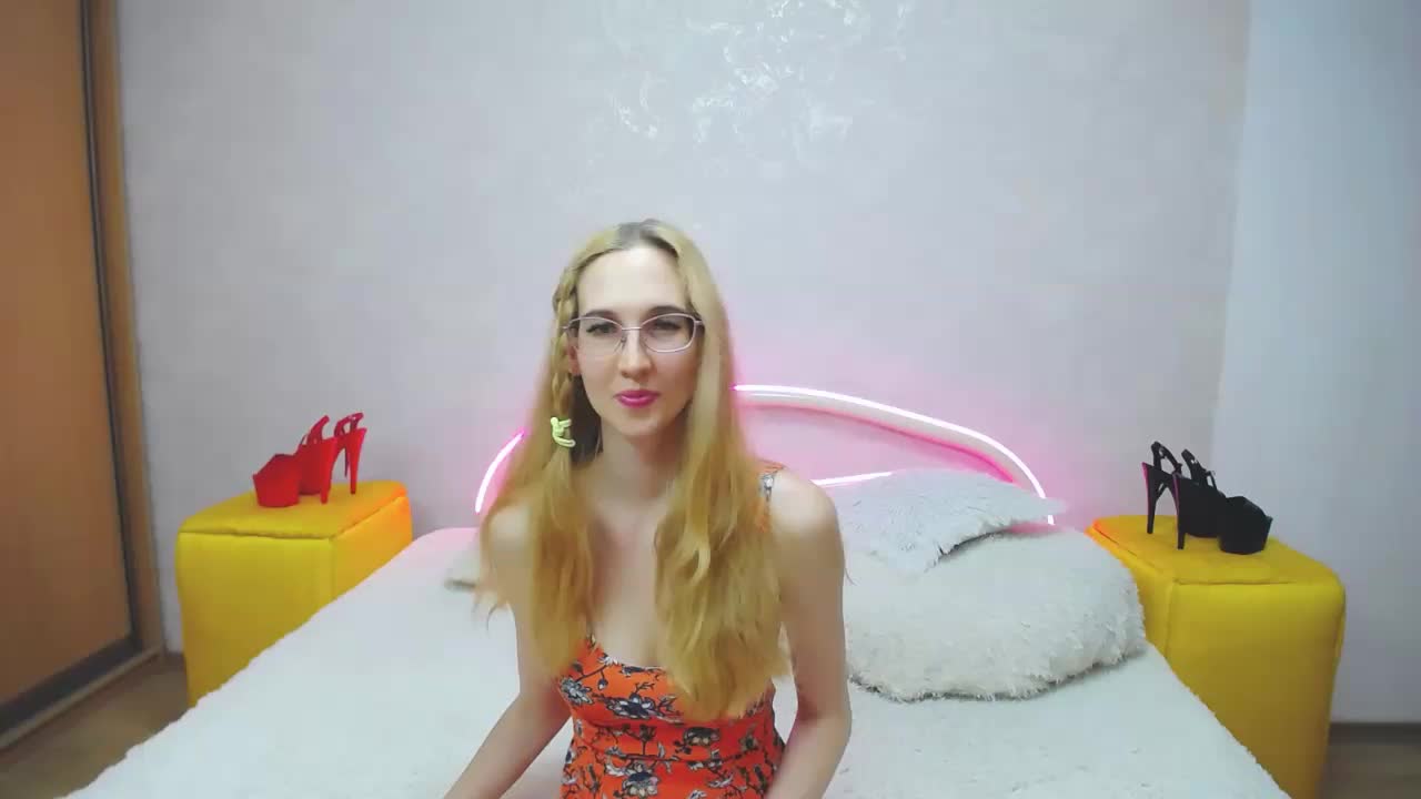 LizzieBrait Cam Show Recorded 2025-05-14
