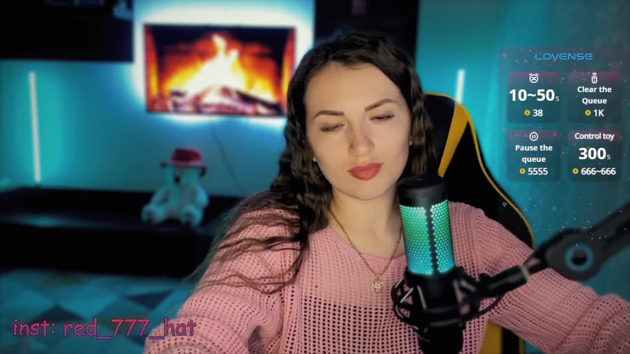 -RED-HAT- Cam Show Recorded 2025-05-14