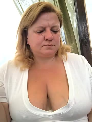 Jusichka Cam Show Recorded 2025-05-14