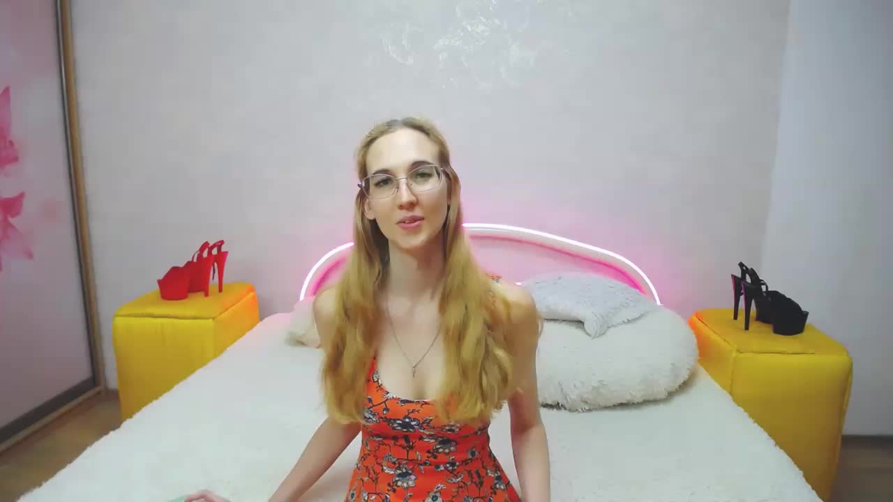 LizzieBrait Cam Show Recorded 2025-05-14