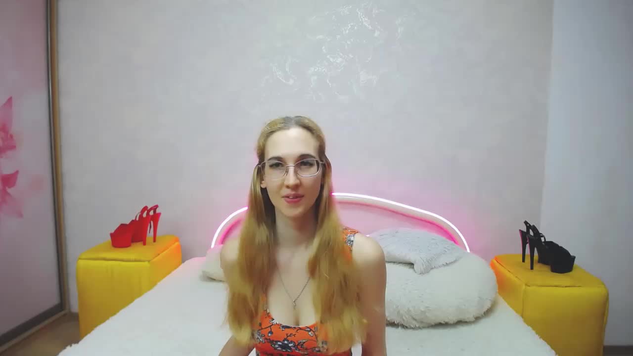 LizzieBrait Cam Show Recorded 2025-05-14