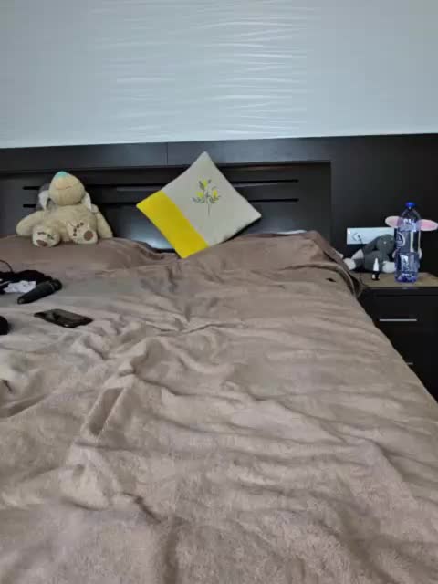 FLUFFY_BEAUTY Cam Show Recorded 2025-05-15
