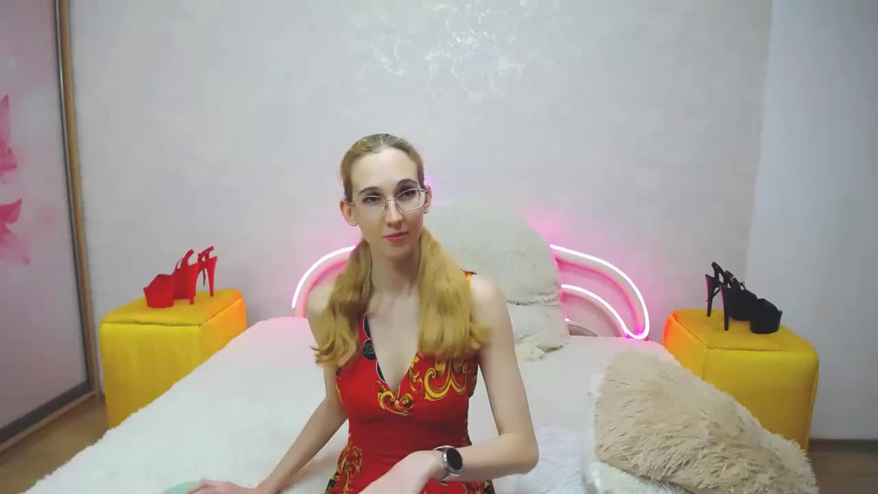 LizzieBrait Cam Show Recorded 2025-05-15