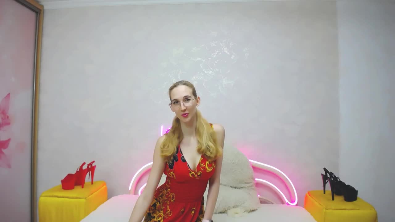 LizzieBrait Cam Show Recorded 2025-05-15