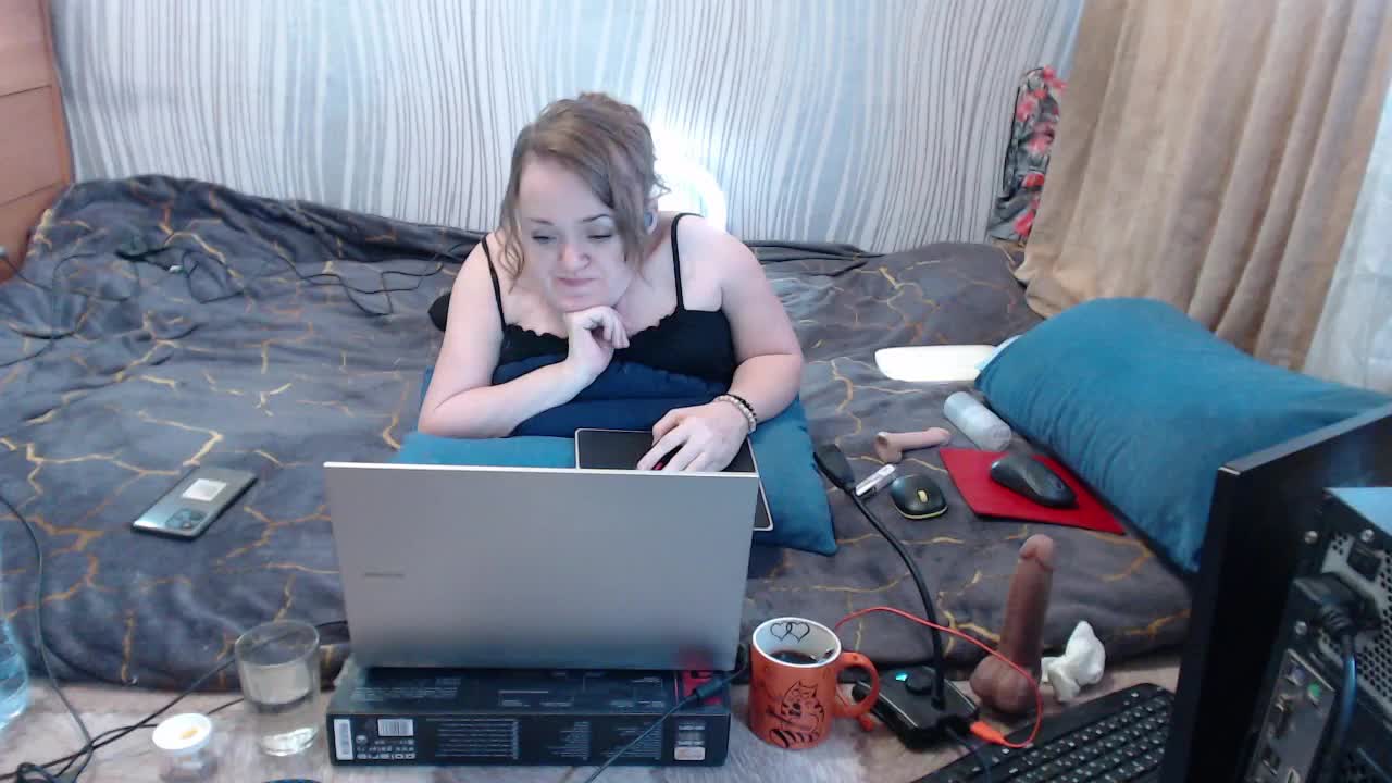 MiniNatali Cam Show Recorded 2025-05-15