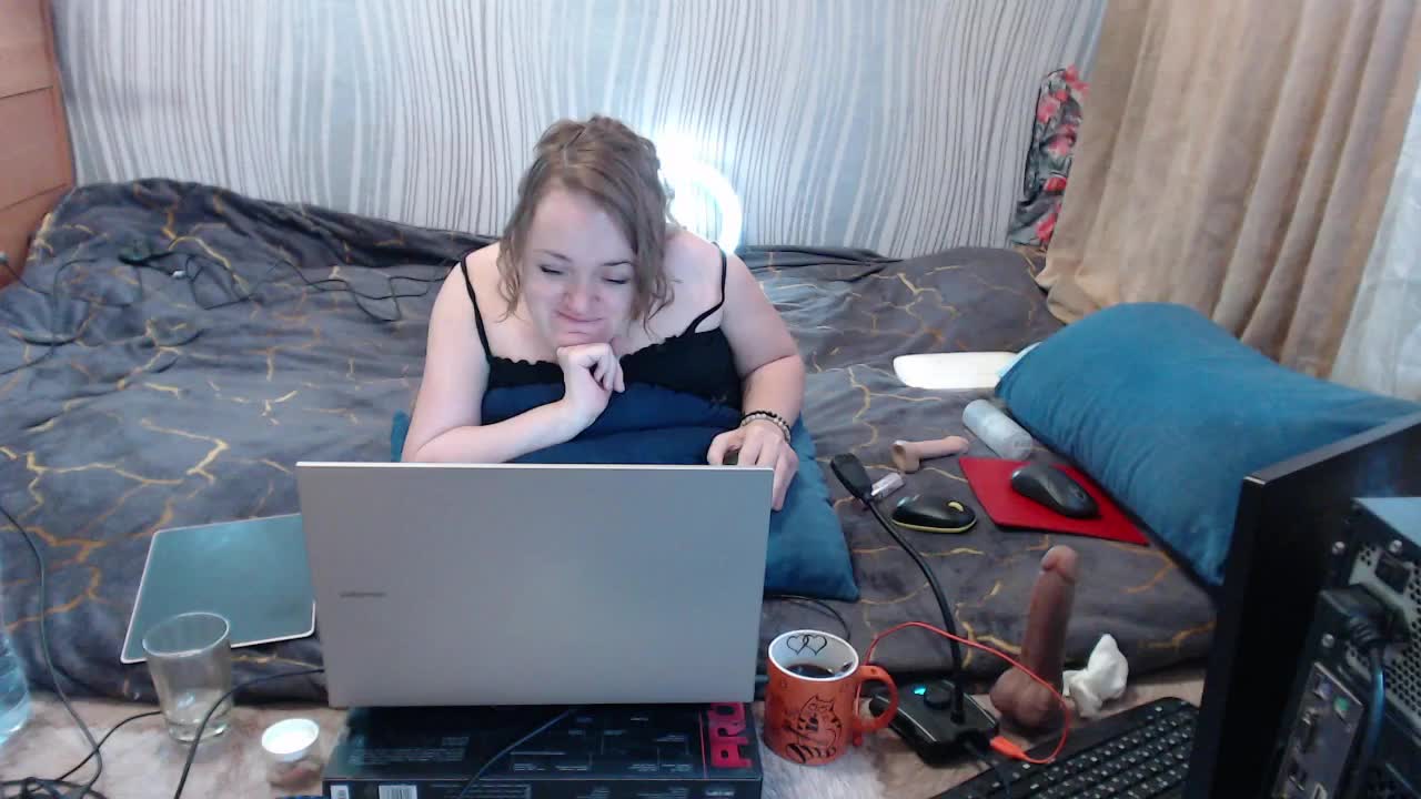 MiniNatali Cam Show Recorded 2025-05-15