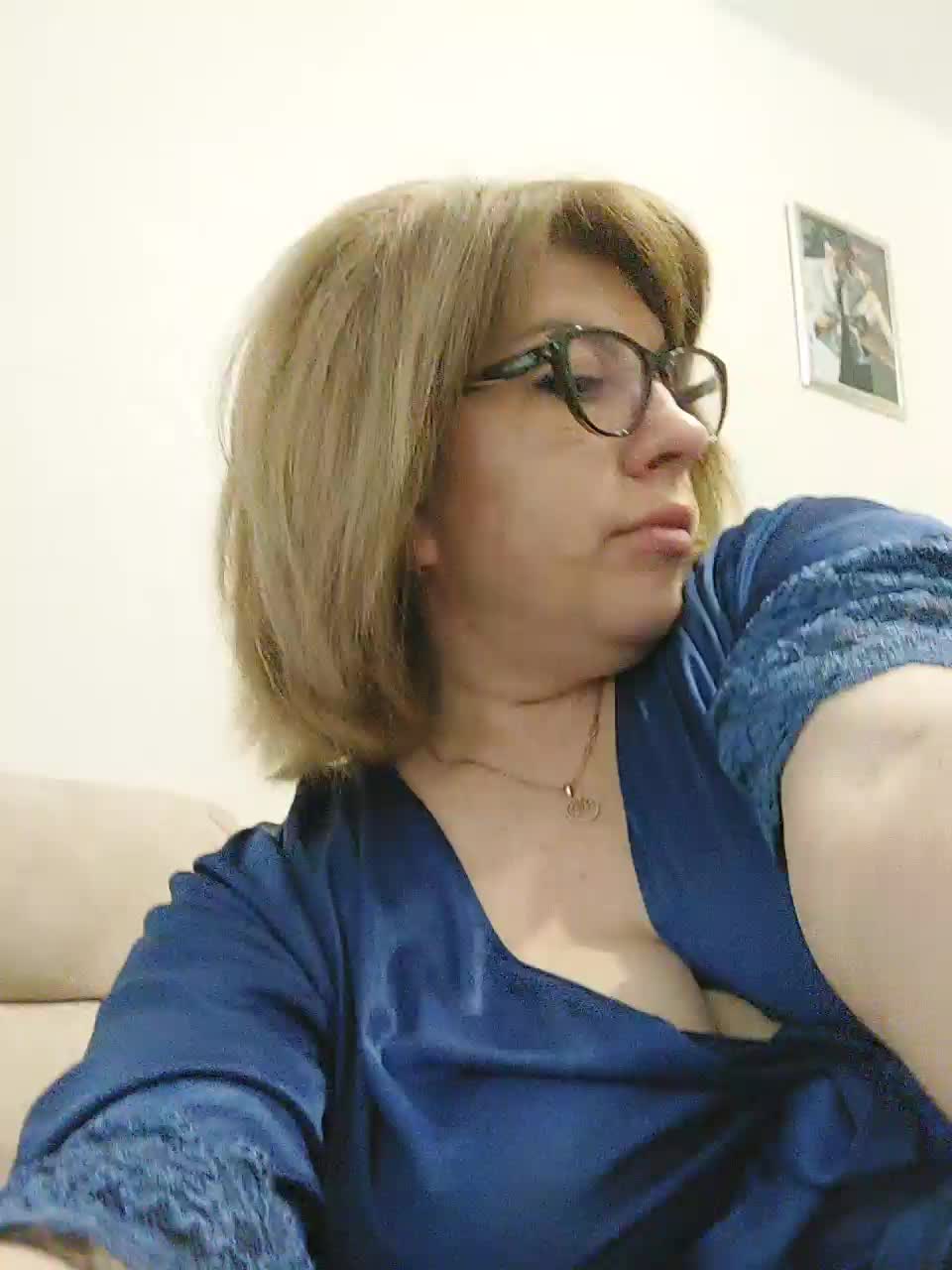 Brionia Cam Show Recorded 2025-05-16