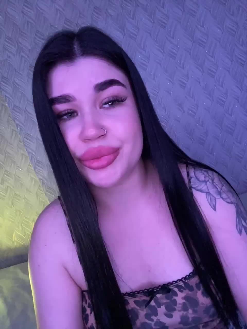 Suchka-black- Cam Show Recorded 2025-05-16