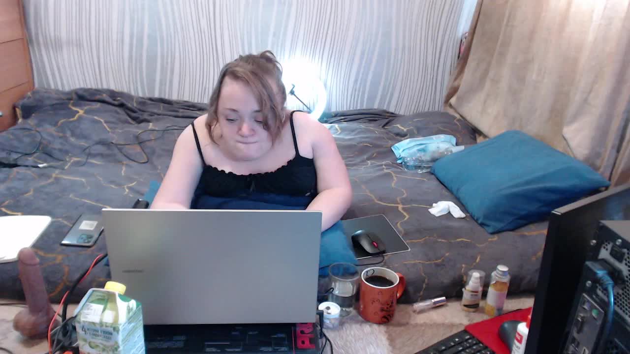 MiniNatali Cam Show Recorded 2025-05-17