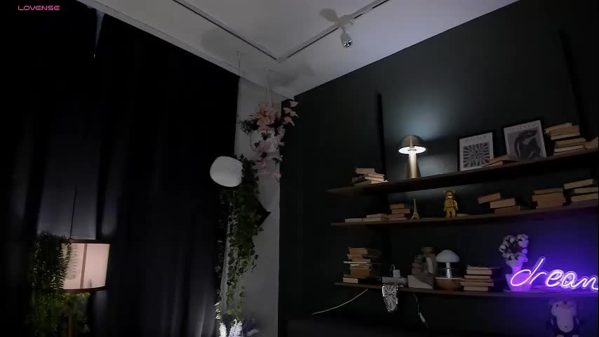 Hinatabroks Cam Show Recorded 2025-05-17