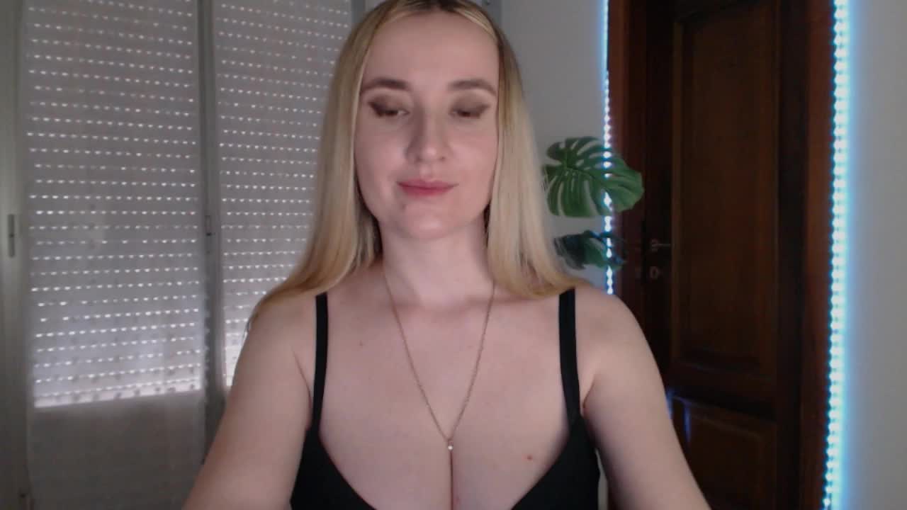 Alina-Lovely Cam Show Recorded 2025-05-17