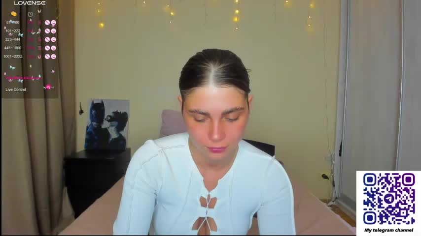 Bella_Foryou Cam Show Recorded 2025-05-17