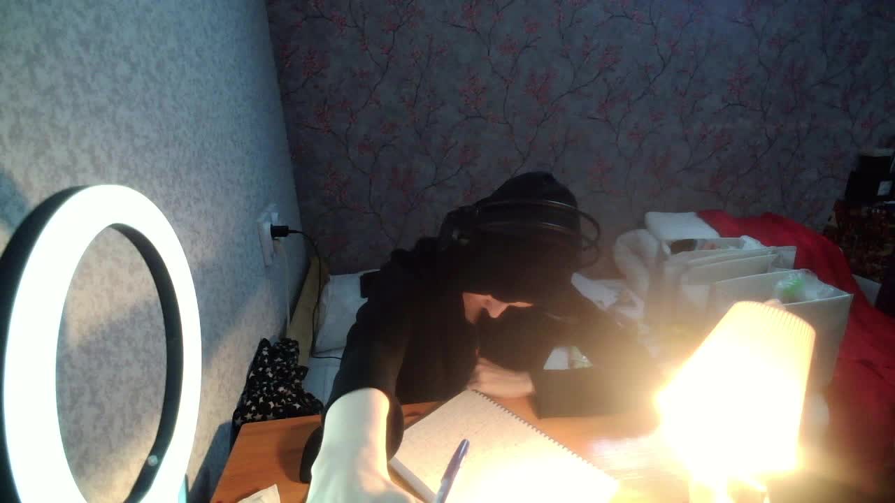 Magretta_Dering Cam Show Recorded 2025-05-17
