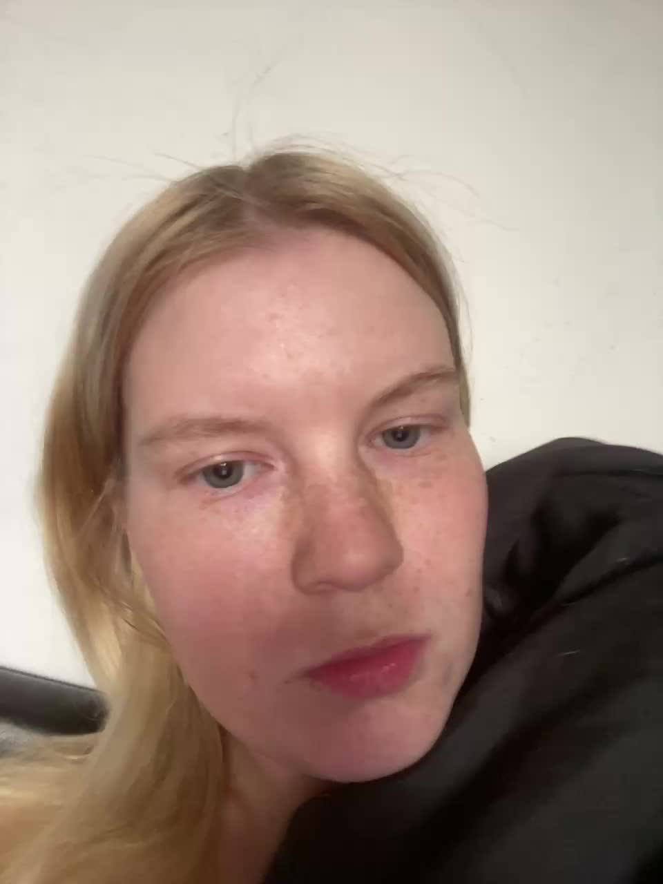 Amelia2004 Cam Show Recorded 2025-05-17