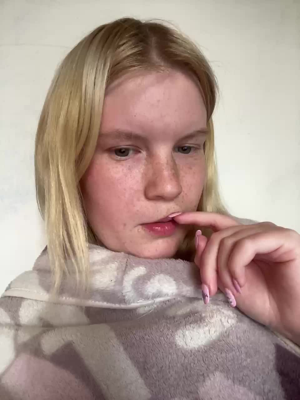 Amelia2004 Cam Show Recorded 2025-05-17